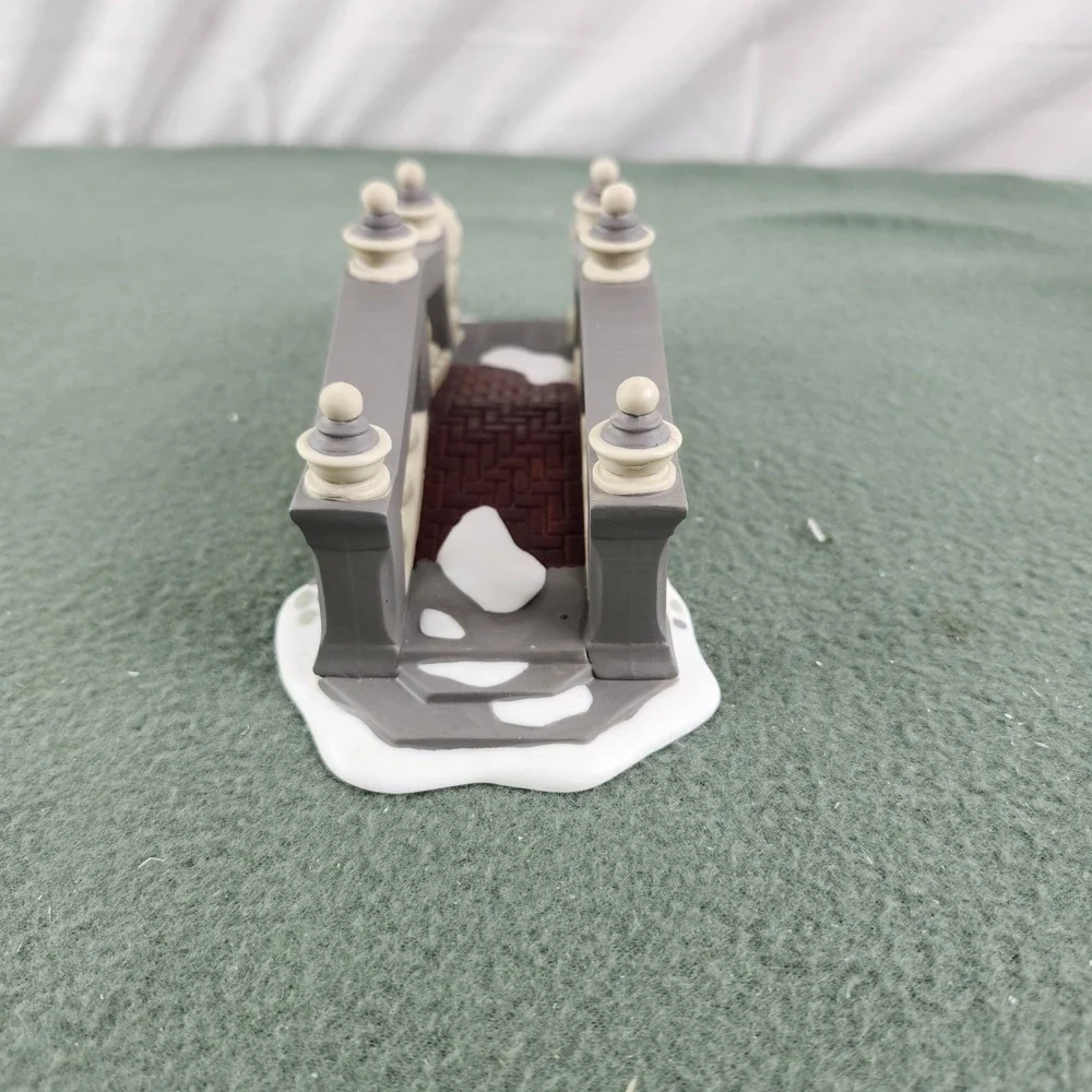 Dept 56 Heritage Village Lionhead Bridge Christmas Village Accessory 5864-5